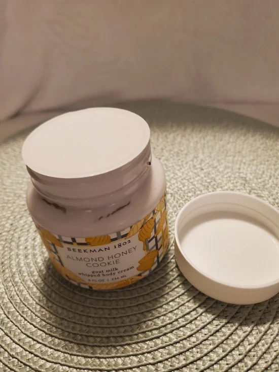 Beekman 1802 Almond Honey Cookie Whipped Body Cream - Picture 4 of 4